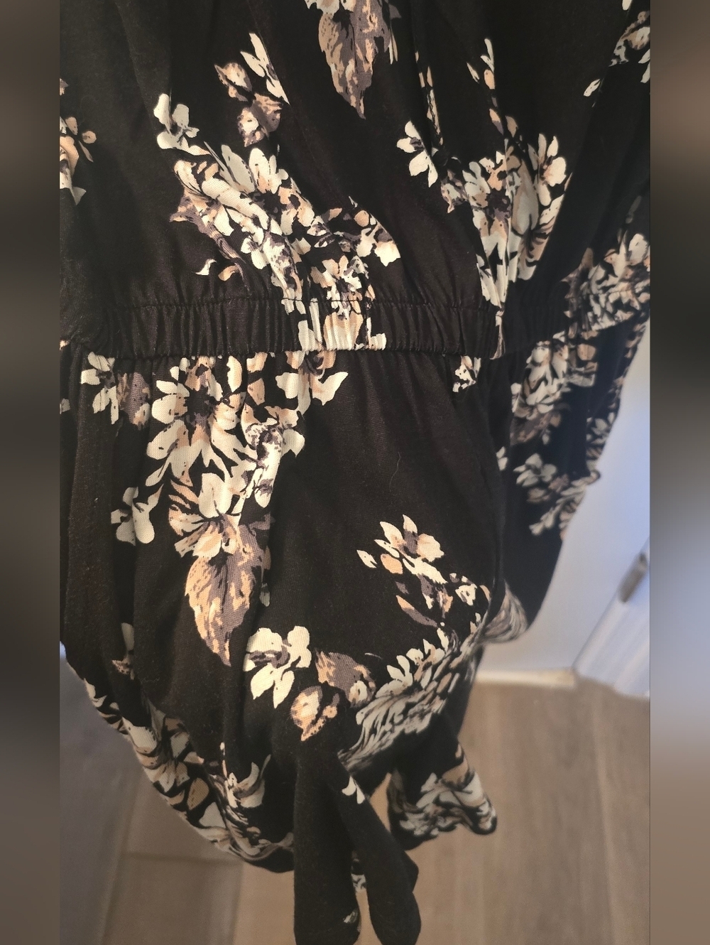 Lascana NWT Women's Black Floral V-Neck Shorts Jumper, Pockets, Size 6 (#7) - Picture 5 of 13